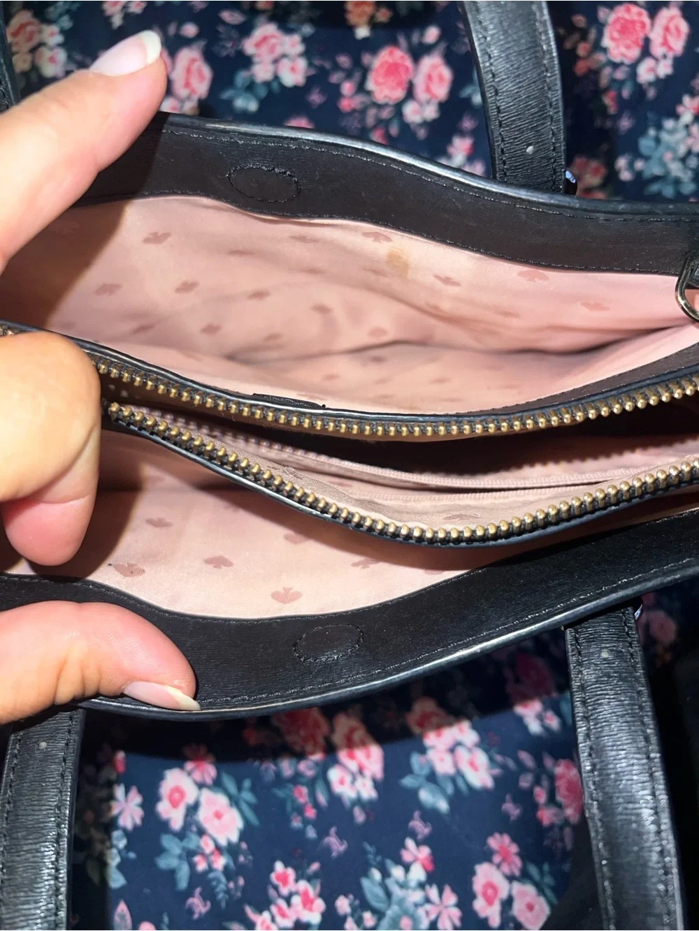 Kate spade satchel (read description)